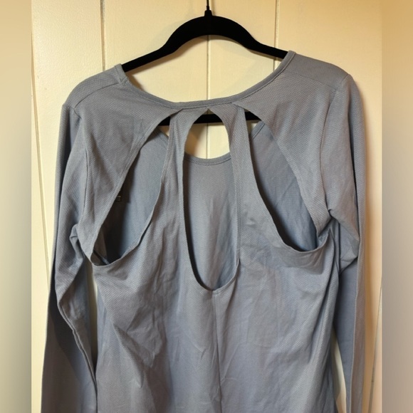 Under Armour Pindot Open Back Long Sleeve Shirt M - Picture 4 of 6